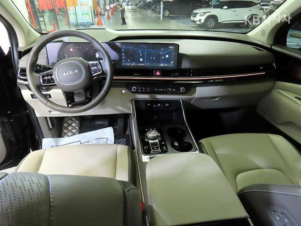 Kia Carnival — miniaturë 10