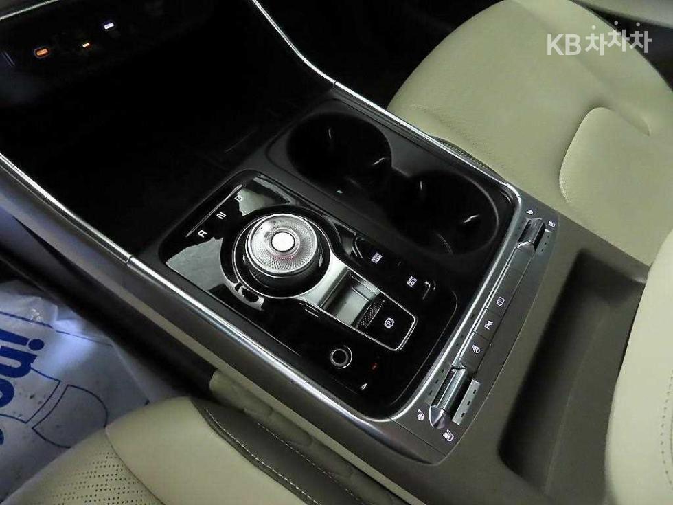 Kia Carnival — miniaturë 12
