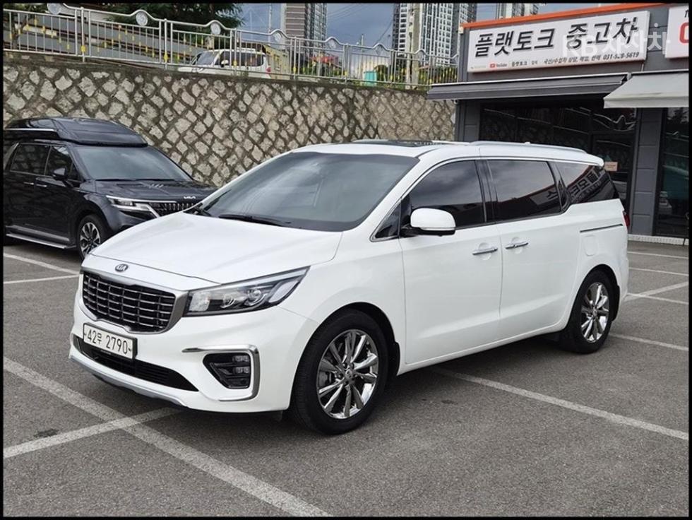 Kia Carnival 9인승 2.2 디젤 — foto 1