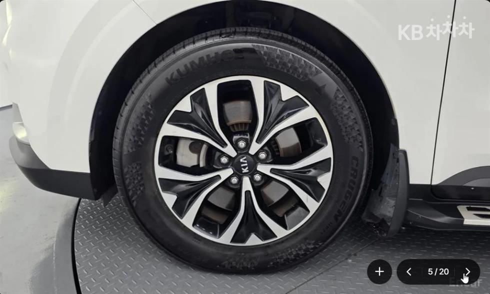 Kia Carnival — miniaturë 5