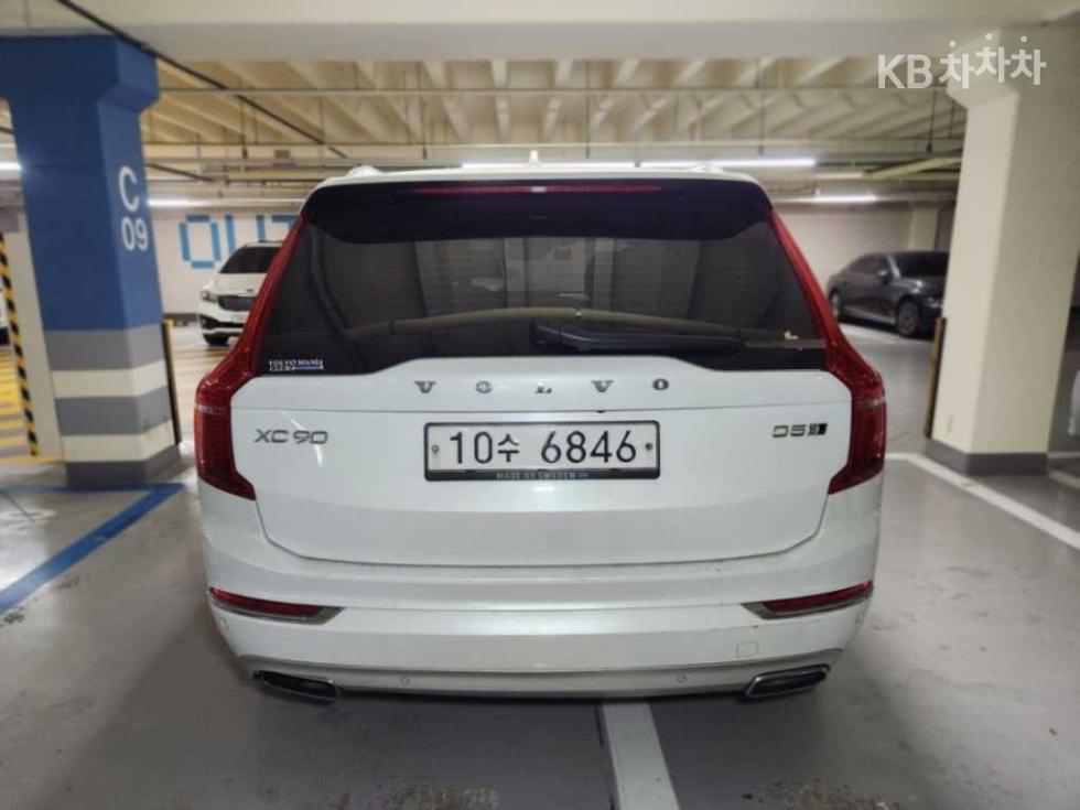 Volvo XC90 — miniaturë 2