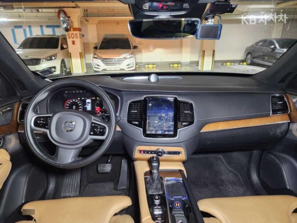 Volvo XC90 — miniaturë 4