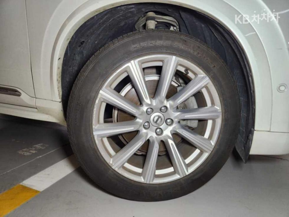Volvo XC90 — miniaturë 5
