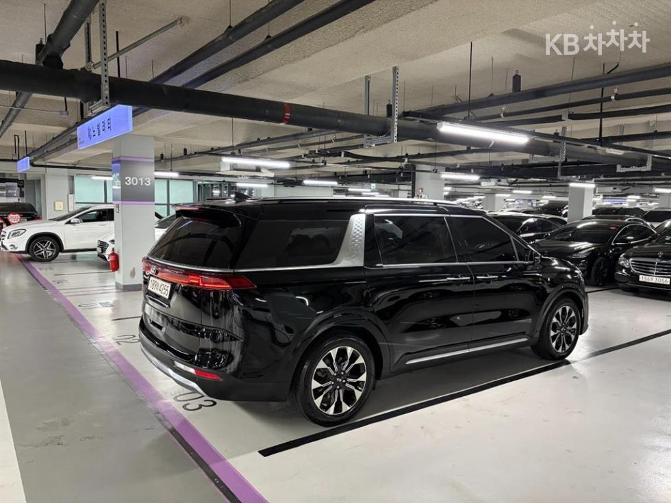Kia Carnival — miniaturë 3