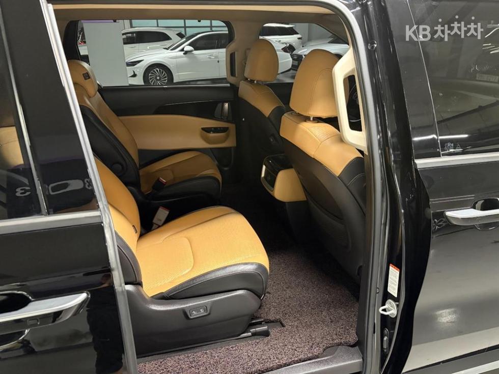 Kia Carnival — miniaturë 15