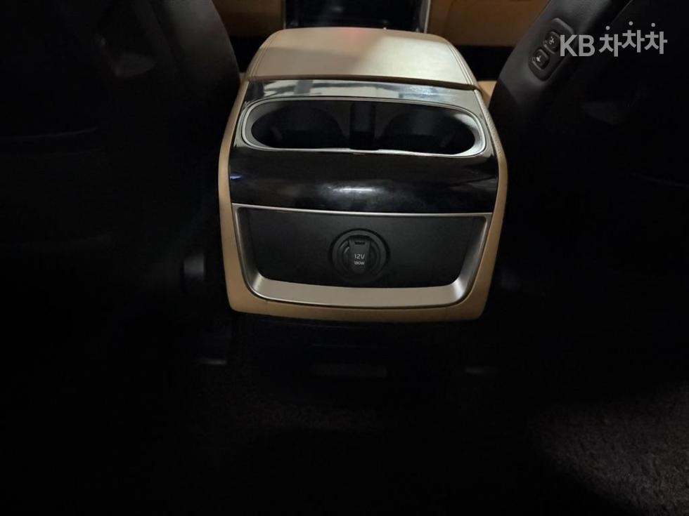 Kia Carnival — miniaturë 17