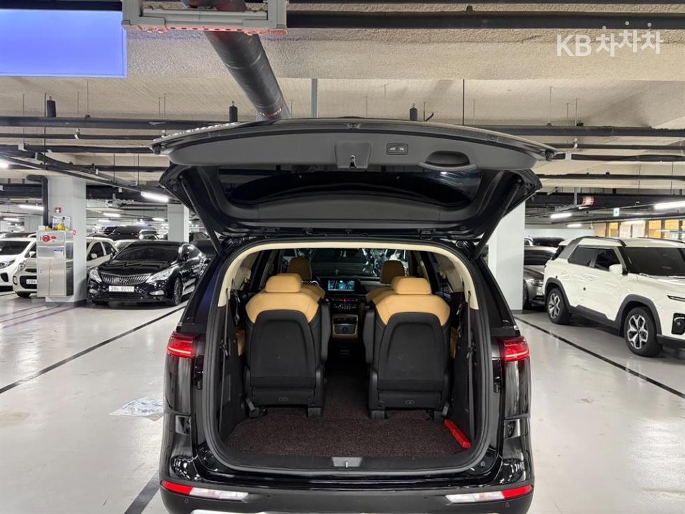 Kia Carnival — miniaturë 18