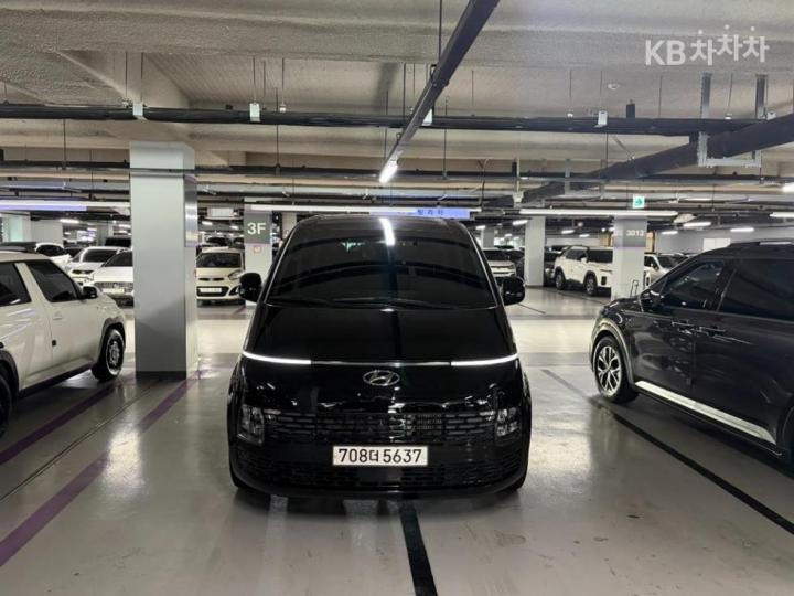 Hyundai Staria 2.2 투어러 11 — foto 1