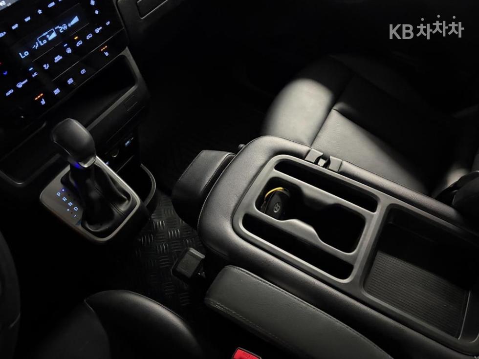 Hyundai Staria — miniaturë 12