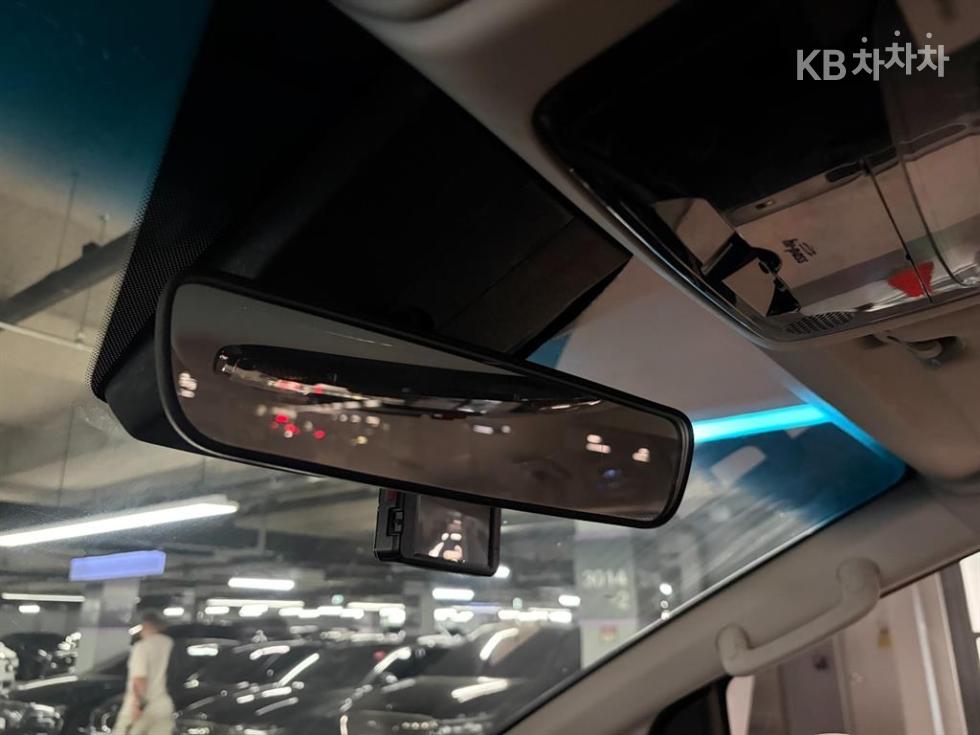 Hyundai Staria — miniaturë 13