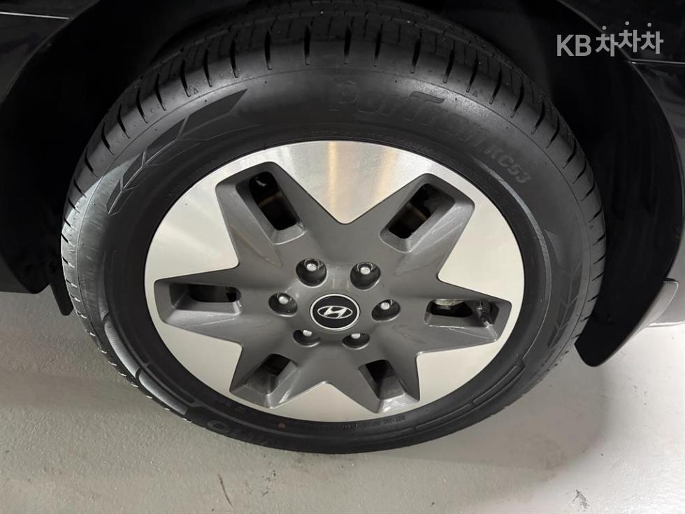 Hyundai Staria — miniaturë 19