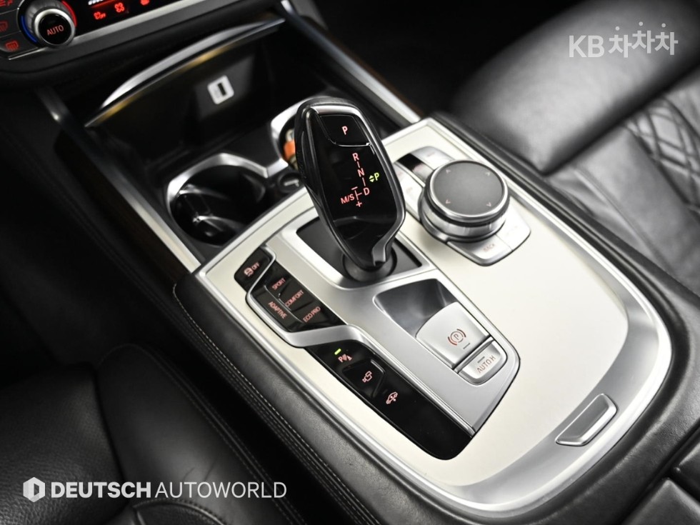 BMW 7er — miniaturë 9