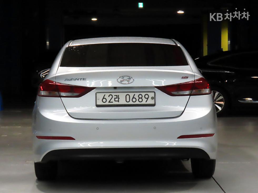 Hyundai Avante — miniaturë 3