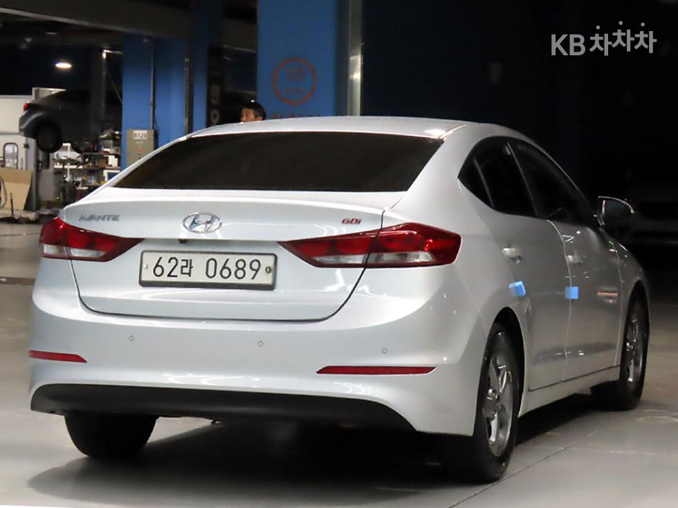 Hyundai Avante — miniaturë 4