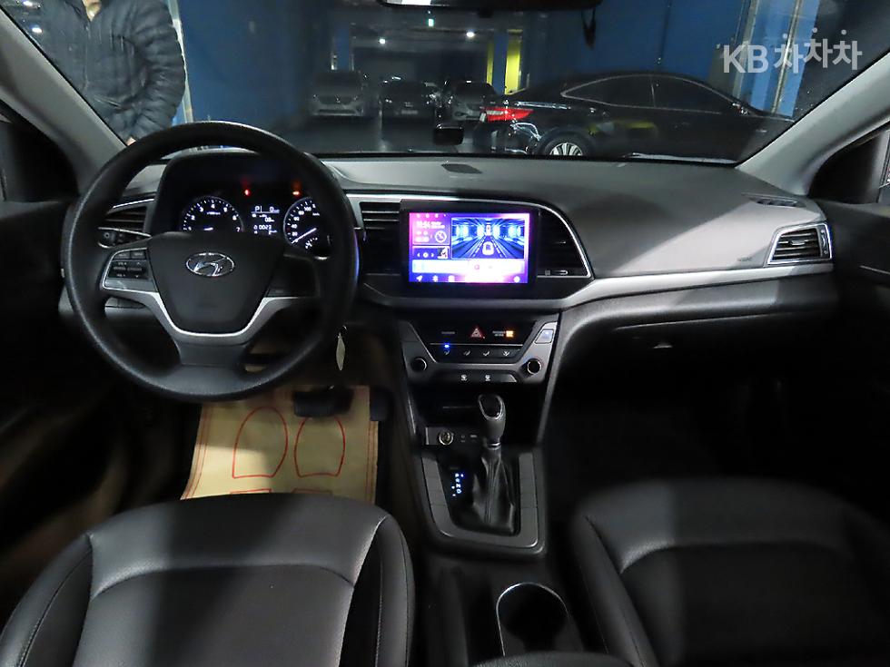 Hyundai Avante — miniaturë 5