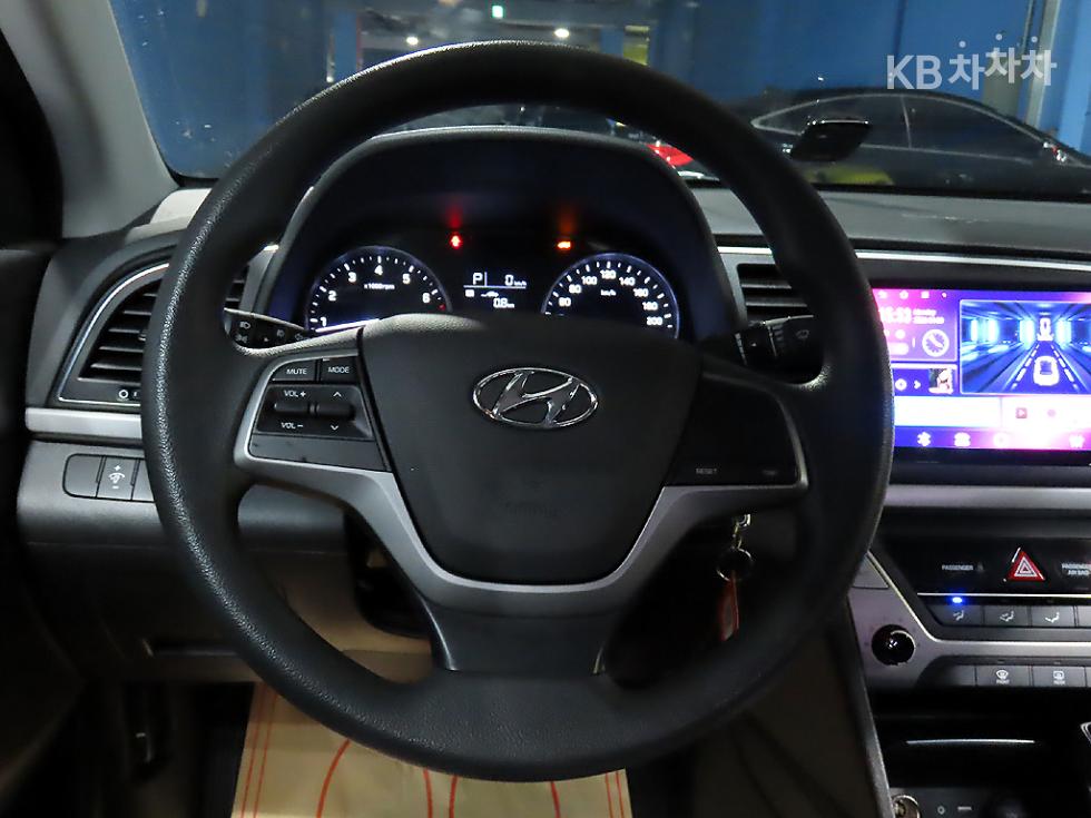 Hyundai Avante — miniaturë 11