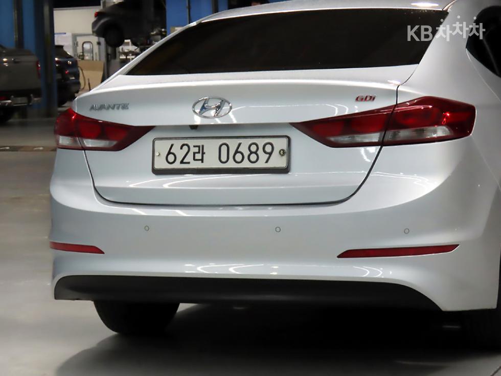 Hyundai Avante — miniaturë 17