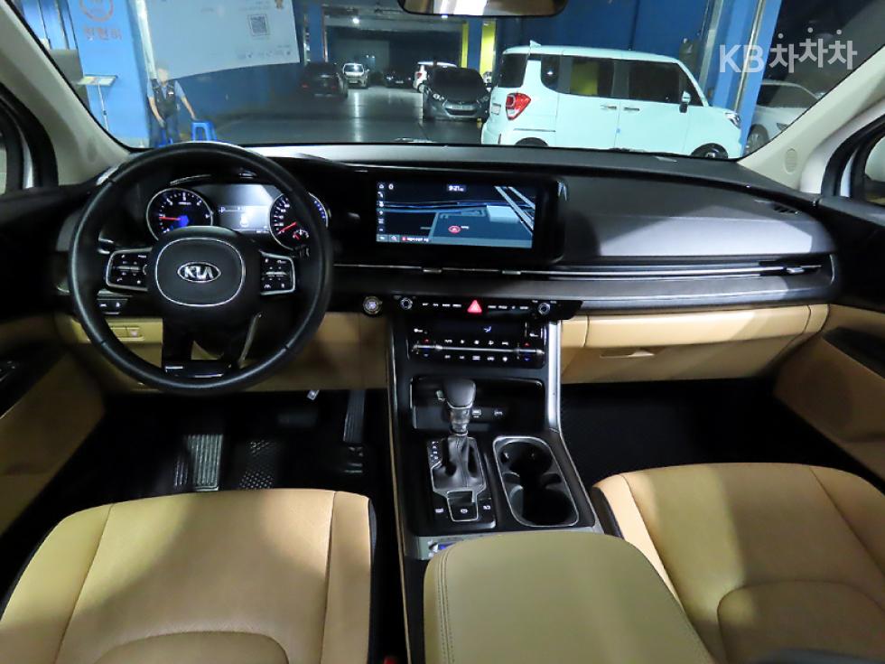 Kia Carnival — miniaturë 5