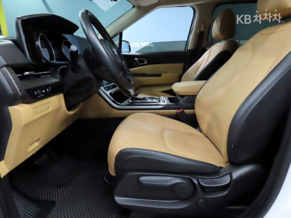 Kia Carnival — miniaturë 6