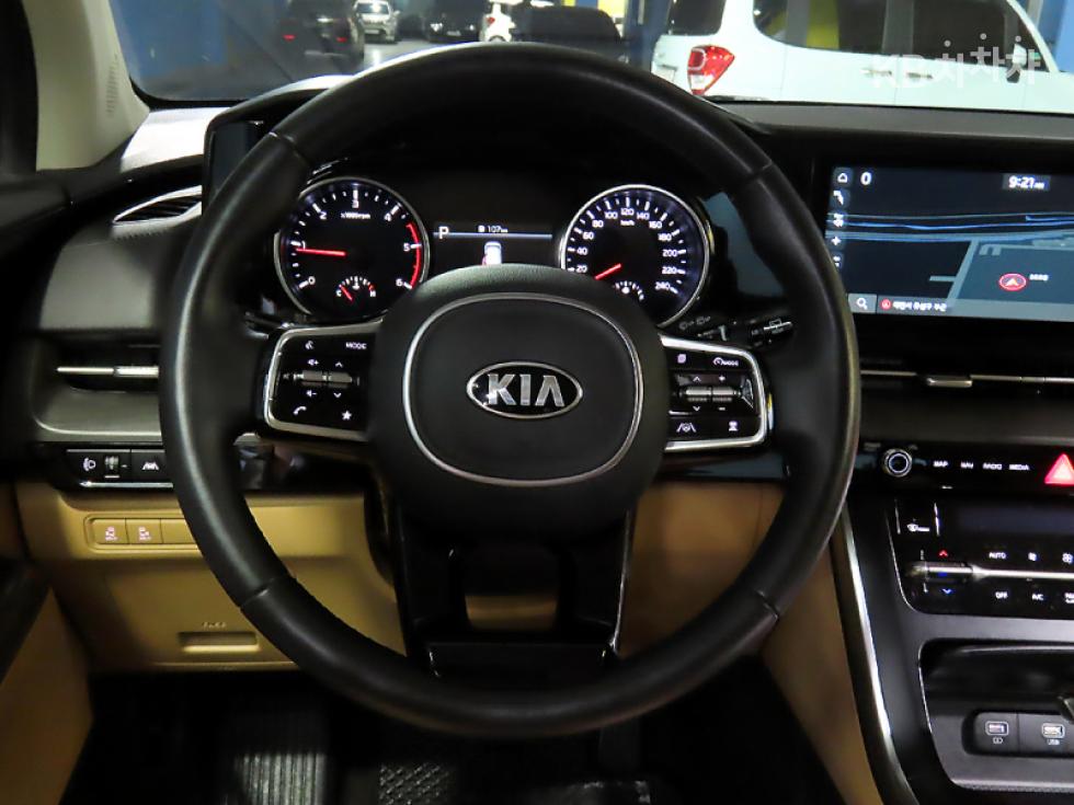 Kia Carnival — miniaturë 9