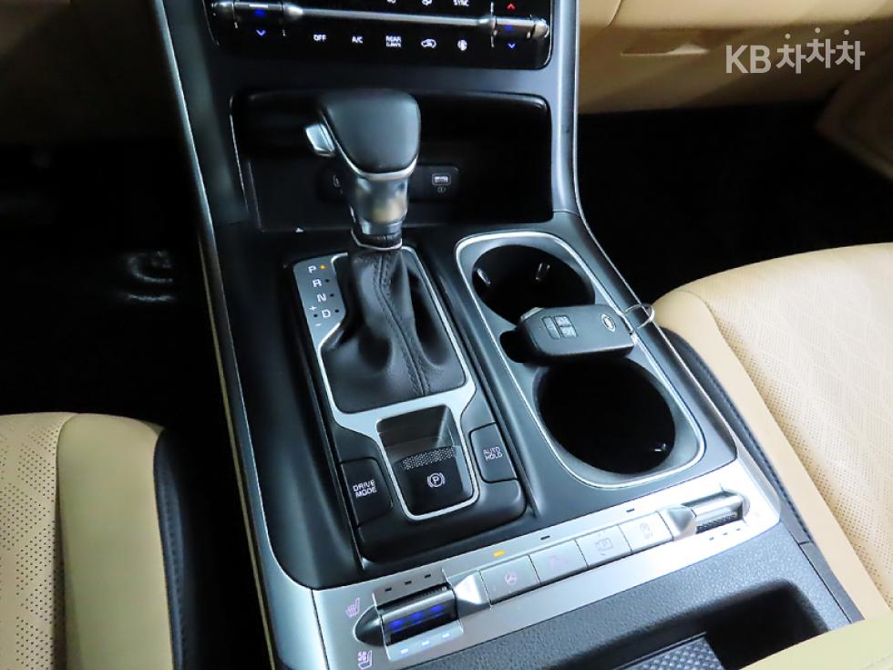Kia Carnival — miniaturë 12