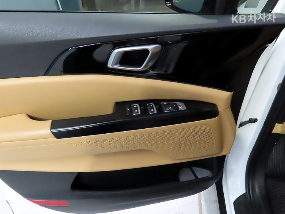 Kia Carnival — miniaturë 13