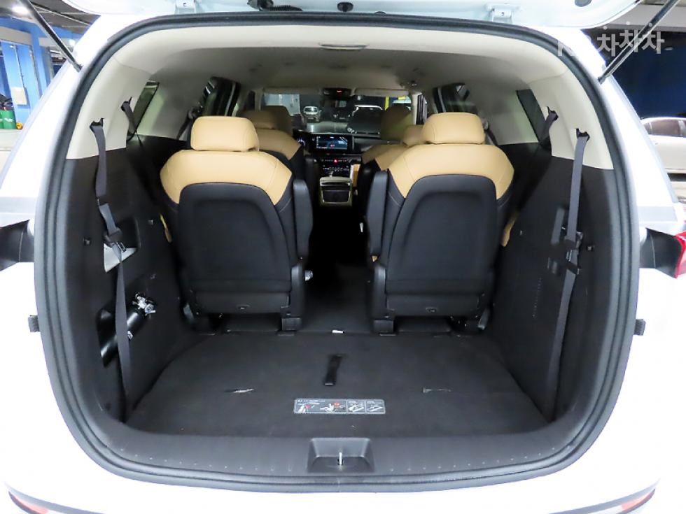 Kia Carnival — miniaturë 16