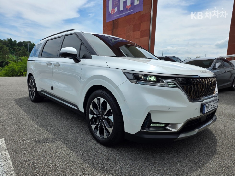 Kia Carnival — miniaturë 2