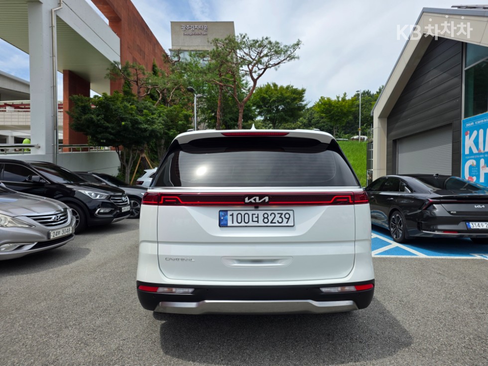 Kia Carnival — miniaturë 3