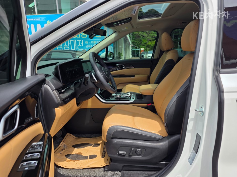 Kia Carnival — miniaturë 5