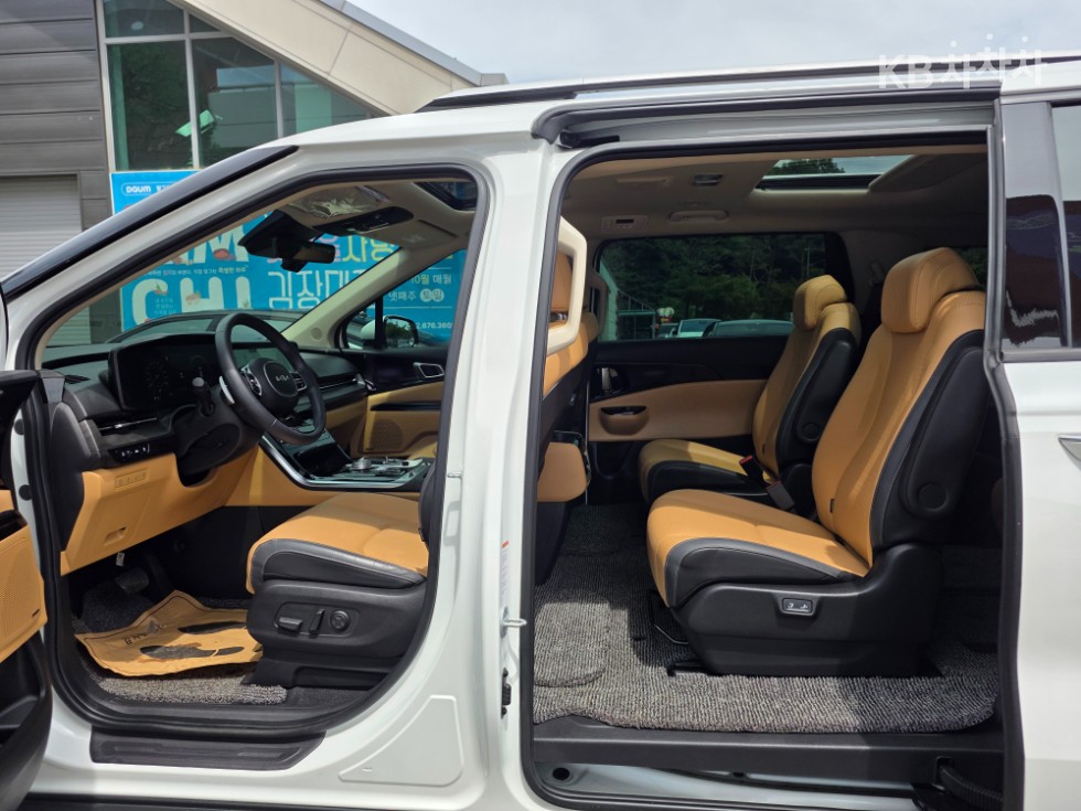 Kia Carnival — miniaturë 6
