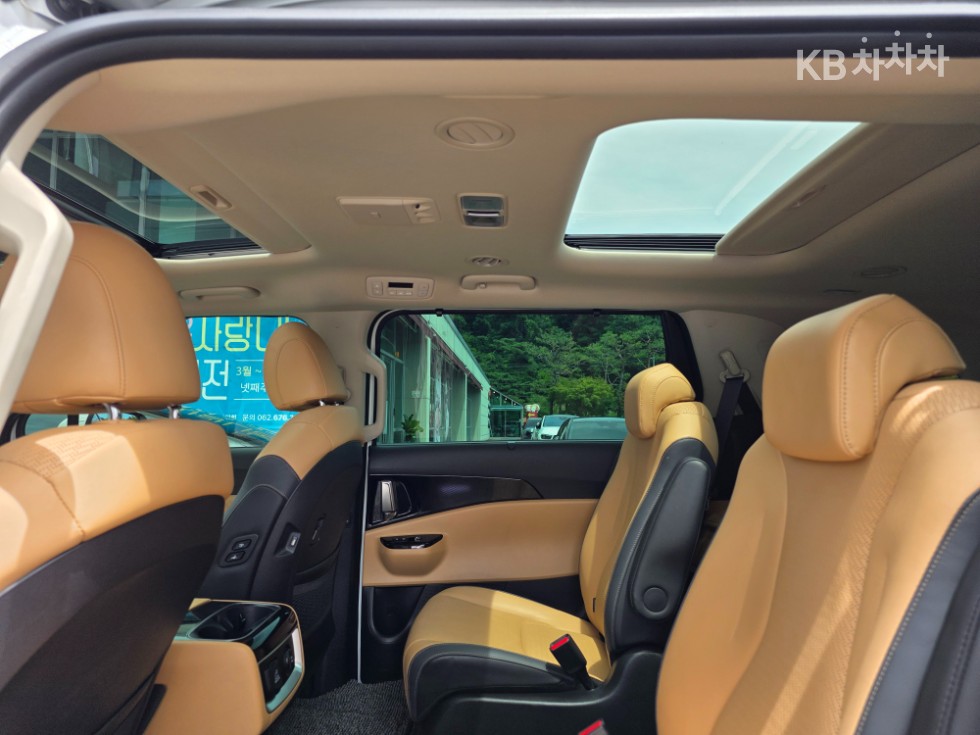 Kia Carnival — miniaturë 7