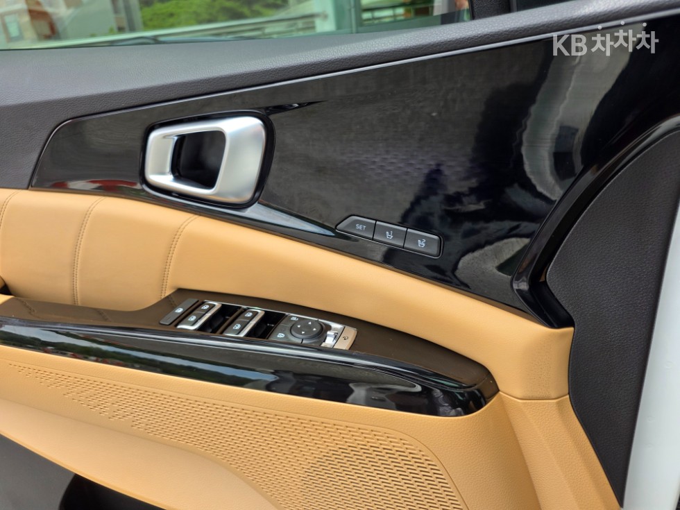 Kia Carnival — miniaturë 11