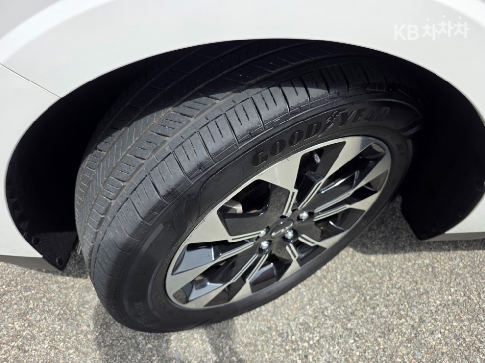 Kia Carnival — miniaturë 18