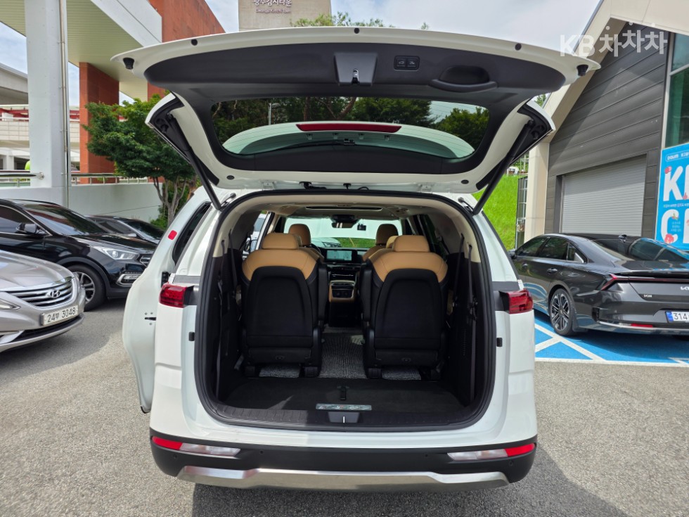 Kia Carnival — miniaturë 20