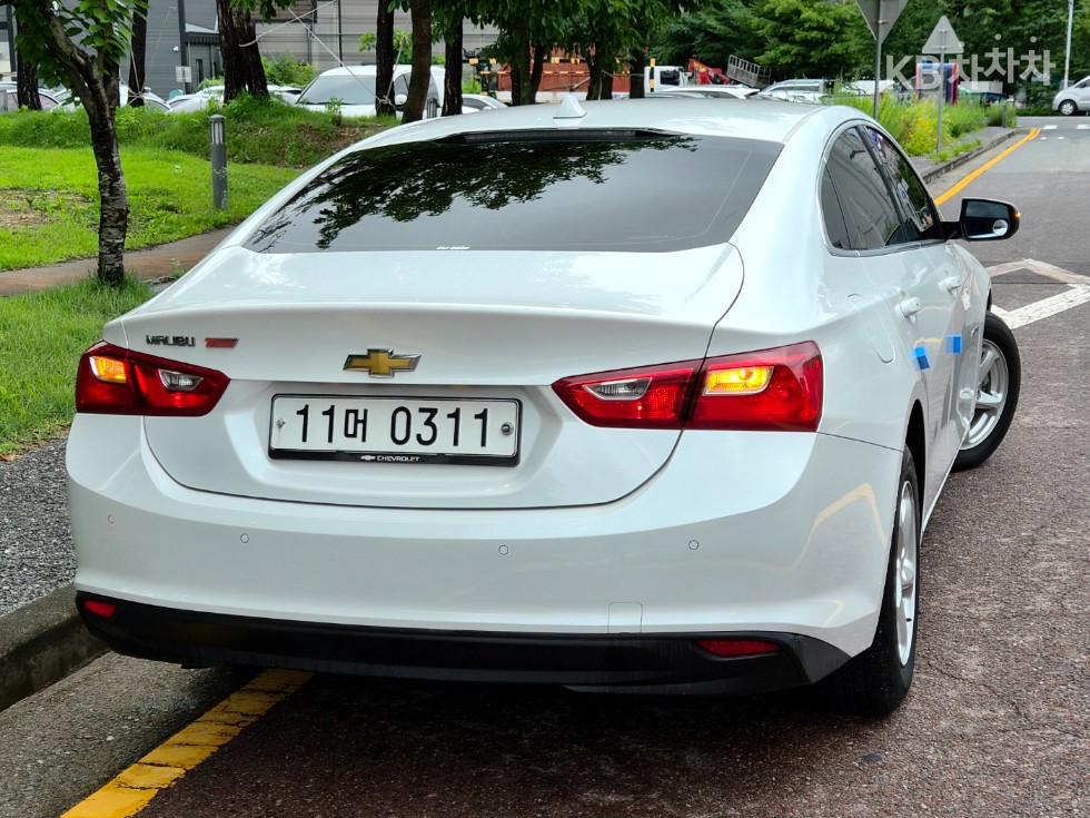 Chevrolet Malibu — miniaturë 4