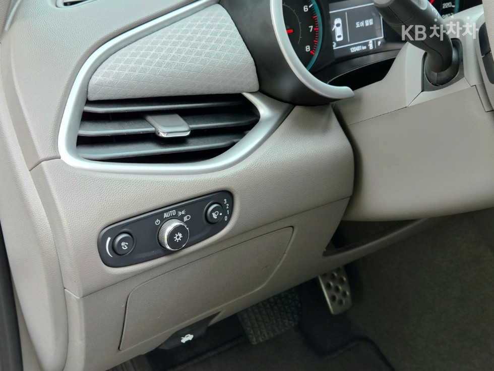 Chevrolet Malibu — miniaturë 12