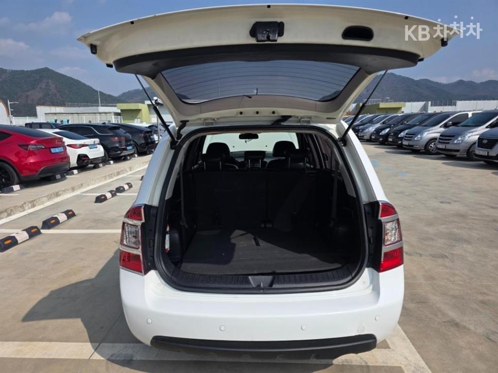 Kia Carens — miniaturë 10