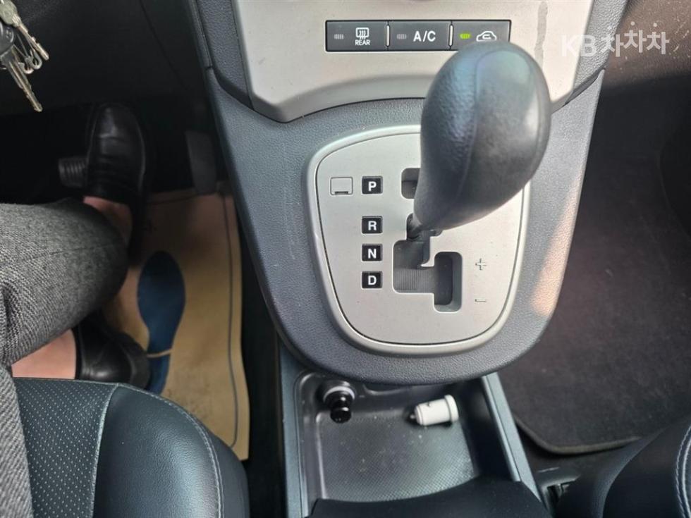 Kia Carens — miniaturë 16
