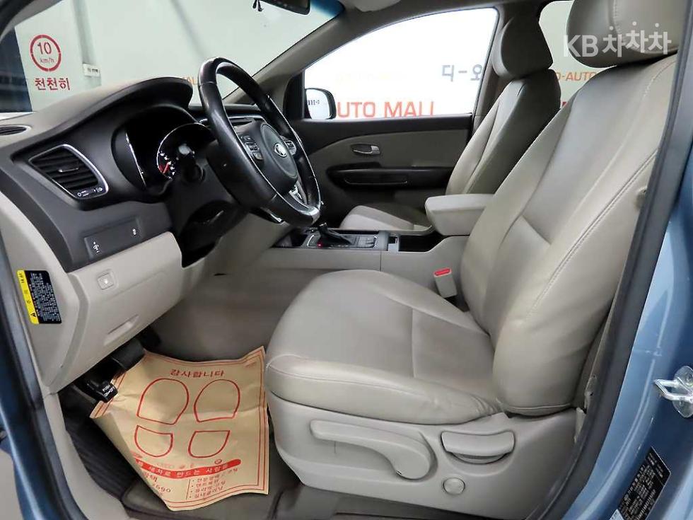 Kia Carnival — miniaturë 6