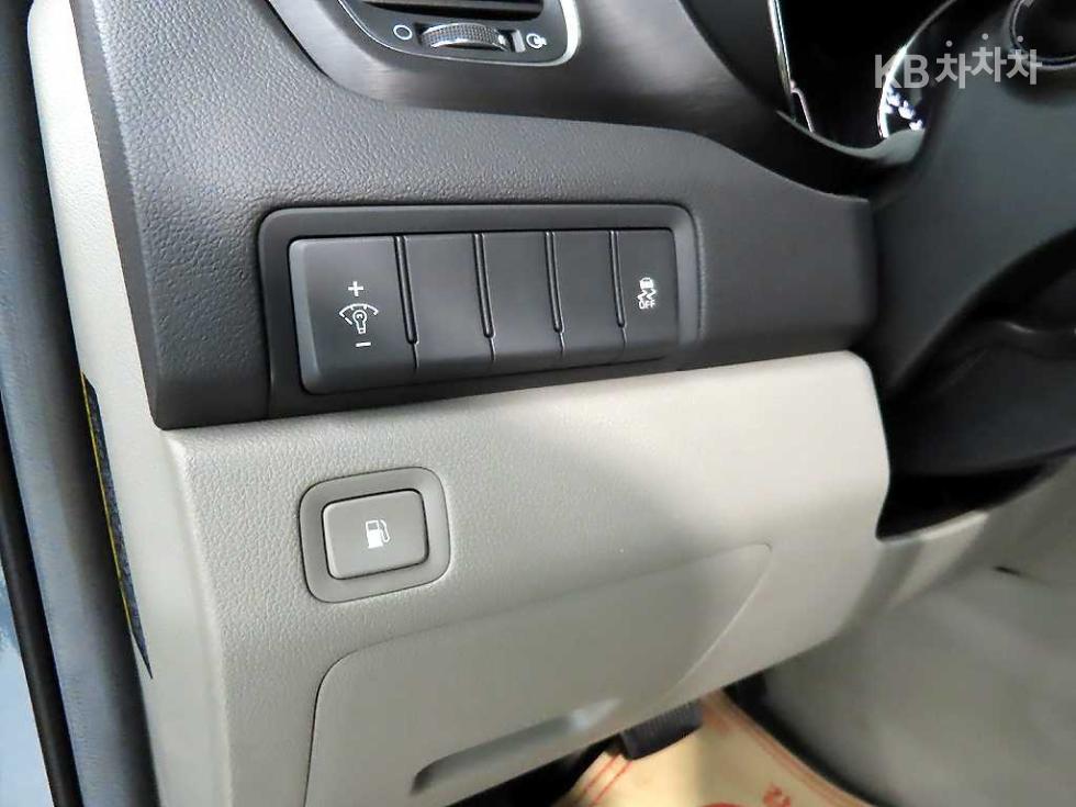Kia Carnival — miniaturë 14