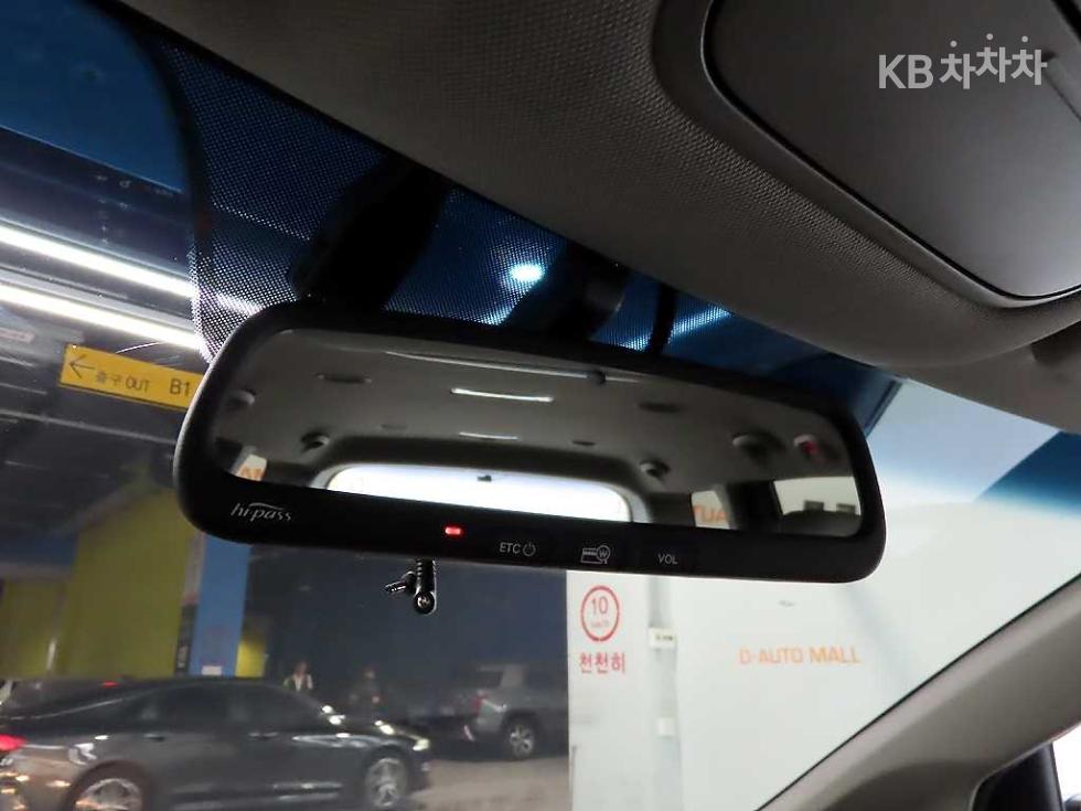 Kia Carnival — miniaturë 15