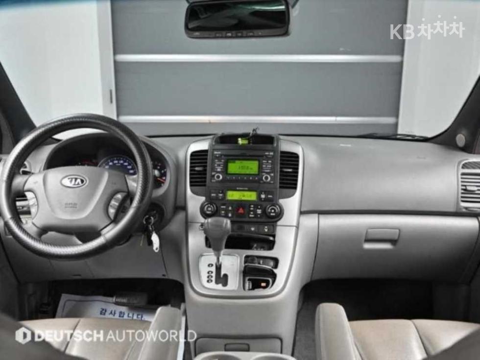 Kia Carnival — miniaturë 7