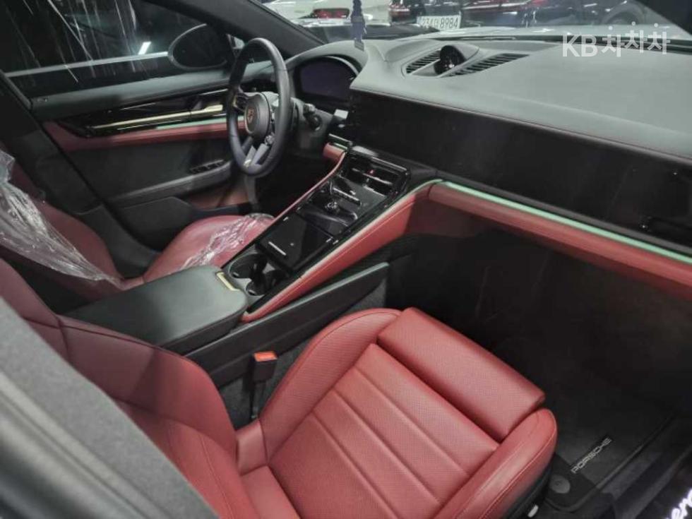 2025 Porsche (972) photo
