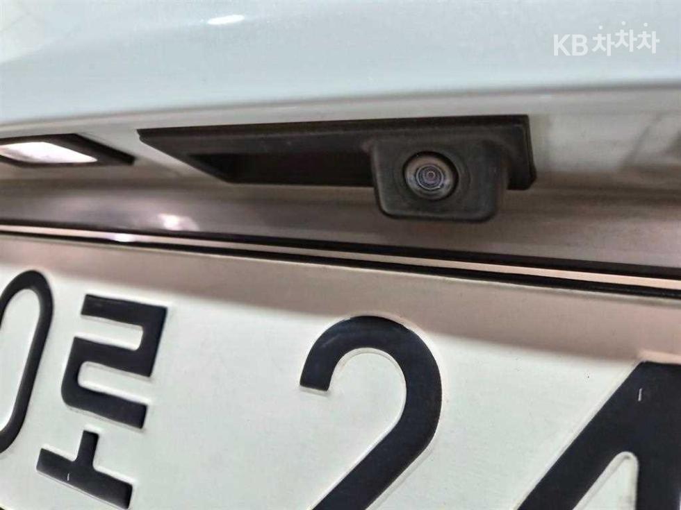 Audi A6 — miniaturë 5