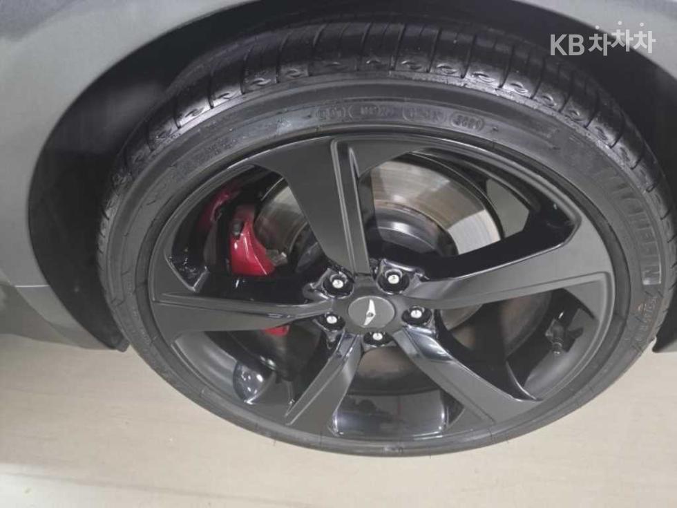 Genesis G70 — miniaturë 12