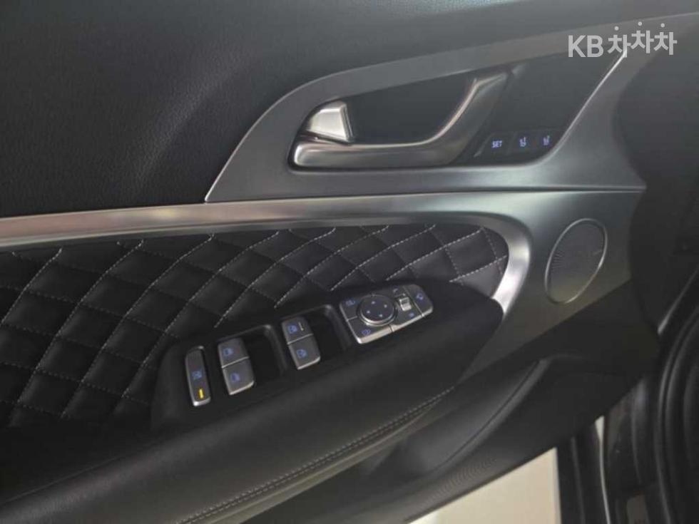 Genesis G70 — miniaturë 13