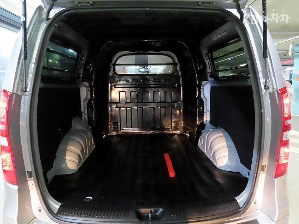 Hyundai Starex — miniaturë 18