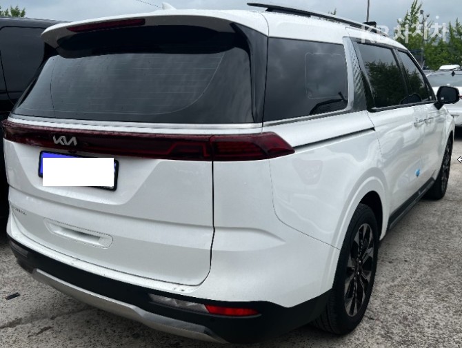 Kia Carnival — miniaturë 4