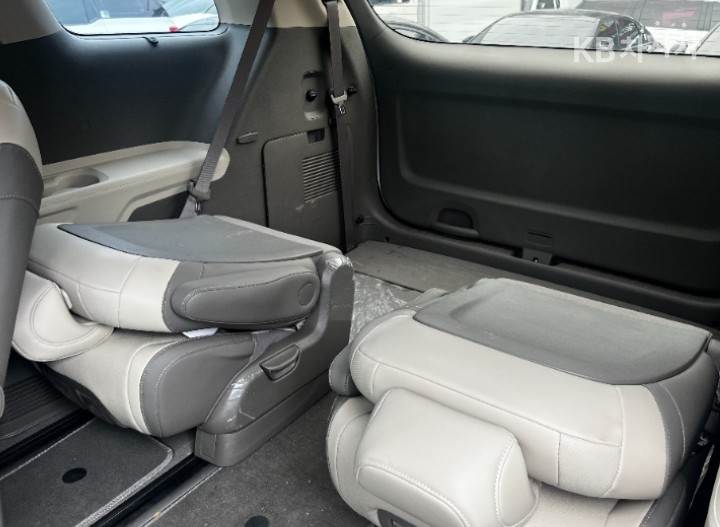 Kia Carnival — miniaturë 9